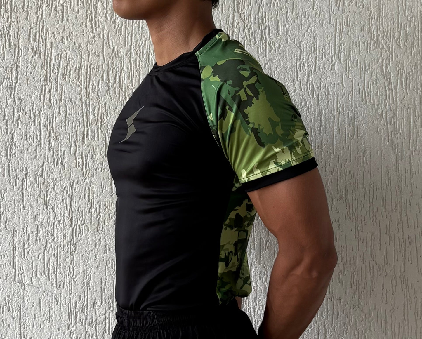 ⚡ STRIKE COMBAT-FIT™ – Tactical Camo Compression Tee