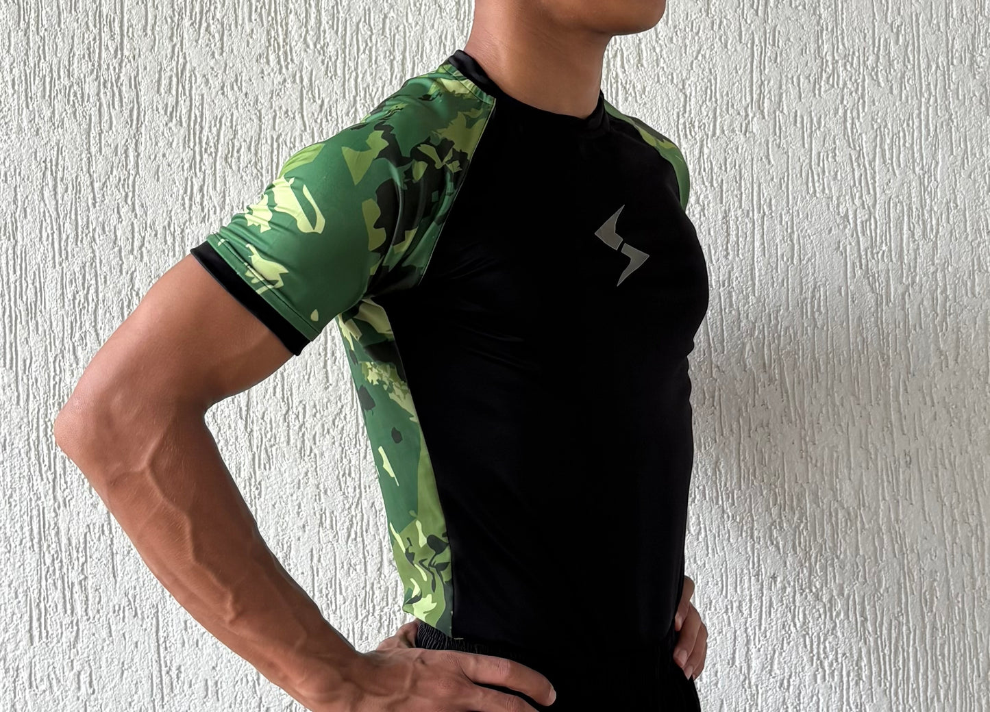 ⚡ STRIKE COMBAT-FIT™ – Tactical Camo Compression Tee